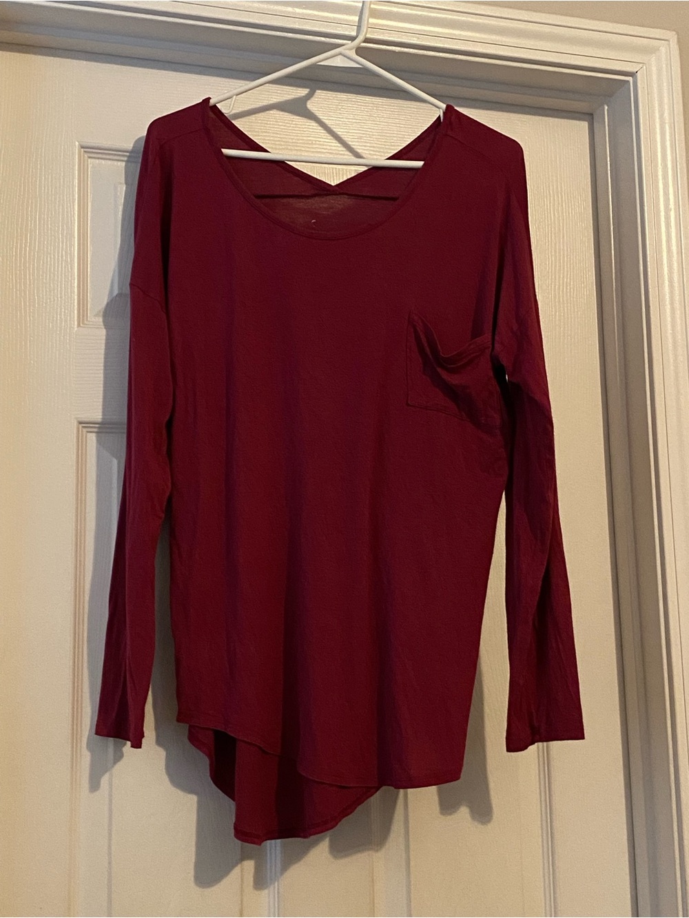 Sweet Pea Long Sleeve Scoop Neck Pocket Top in Wine